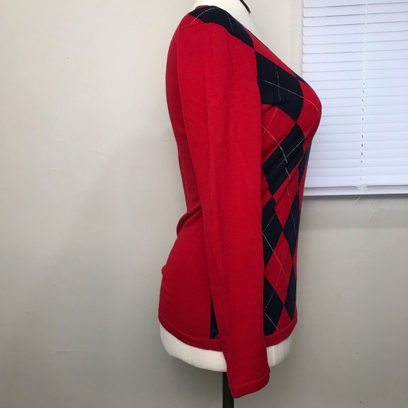 Tommy Hilfiger Argyle Sweater Women’s Size M V-Neck Color Red/Black Pullover. - Picture 2 of 14